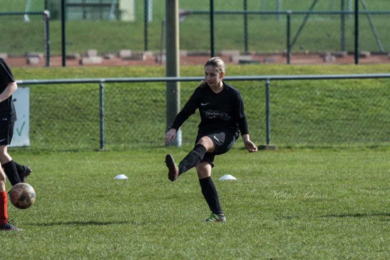 Bild 107 - C-Juniorinnen SV Steinhorst/Labenz - TSV Friedrichsberg-Busdorf : Ergebnis: 5:0